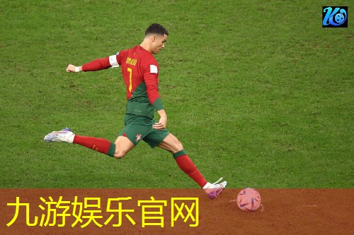 如何介绍足球比赛场地英语